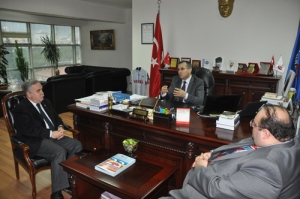 AK Parti Manisa Milletvekili Recai Berber, Manisa Vergi Dairesi Başkanı Yılmaz Çakan’ı ziyaret etti